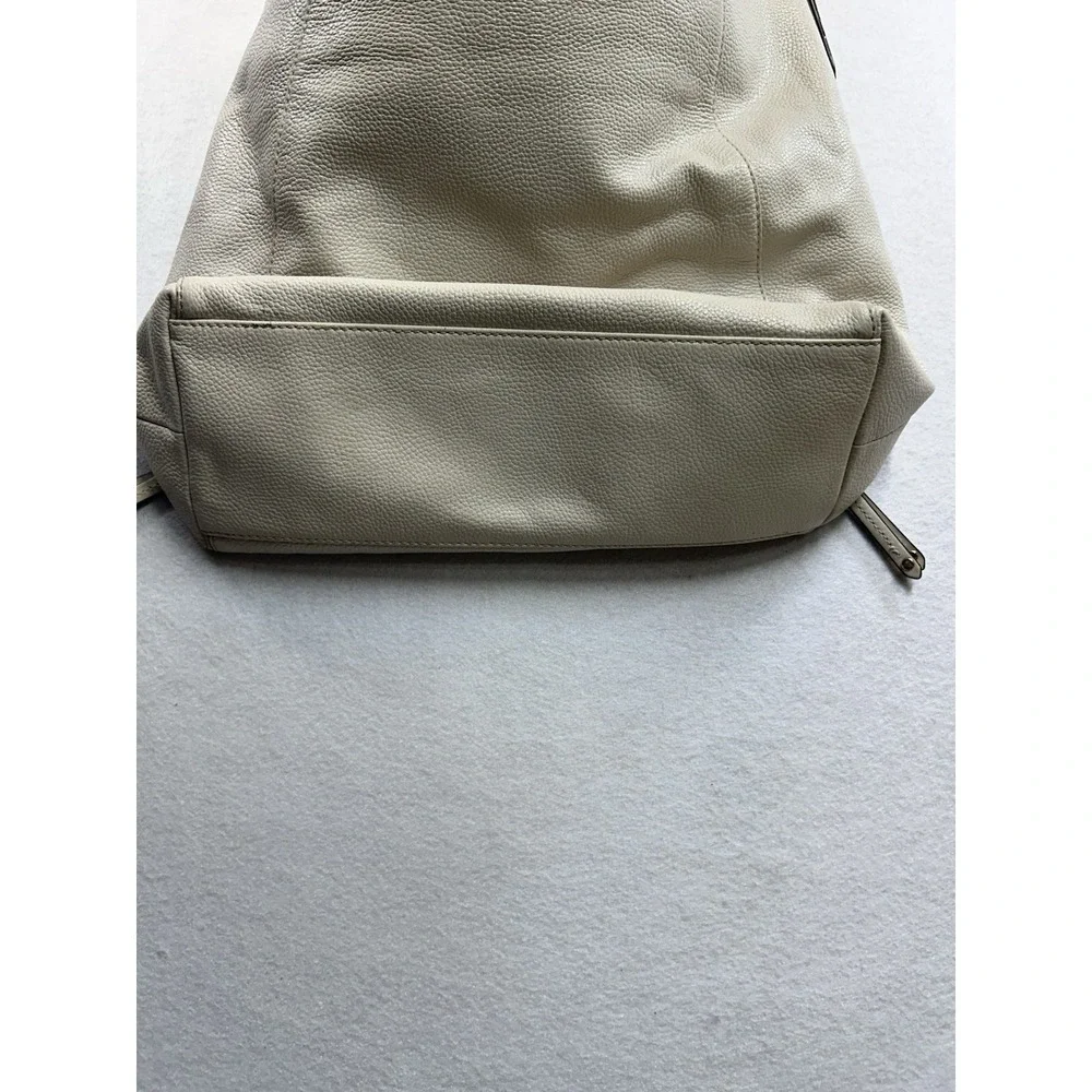 Michael‎ Kors Leather Ivory Pebbled Shoulder Bag Gold Hardware Zip Inner Pockets